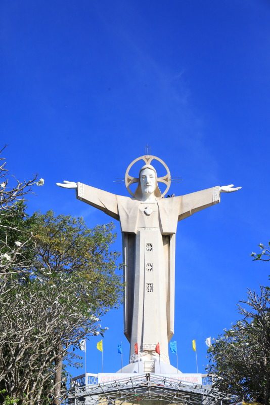 看耶穌像不用去巴西，越南頭頓度假海濱美得像畫 @去旅行新聞網
