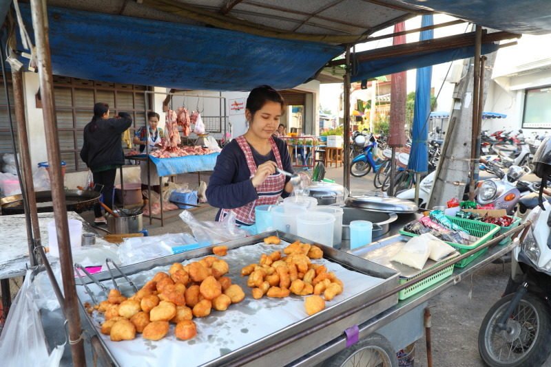 泰國｜芭達雅 逛傳統市集品嘗在地小吃 泰國小漁村裡的迷人風光 @去旅行新聞網