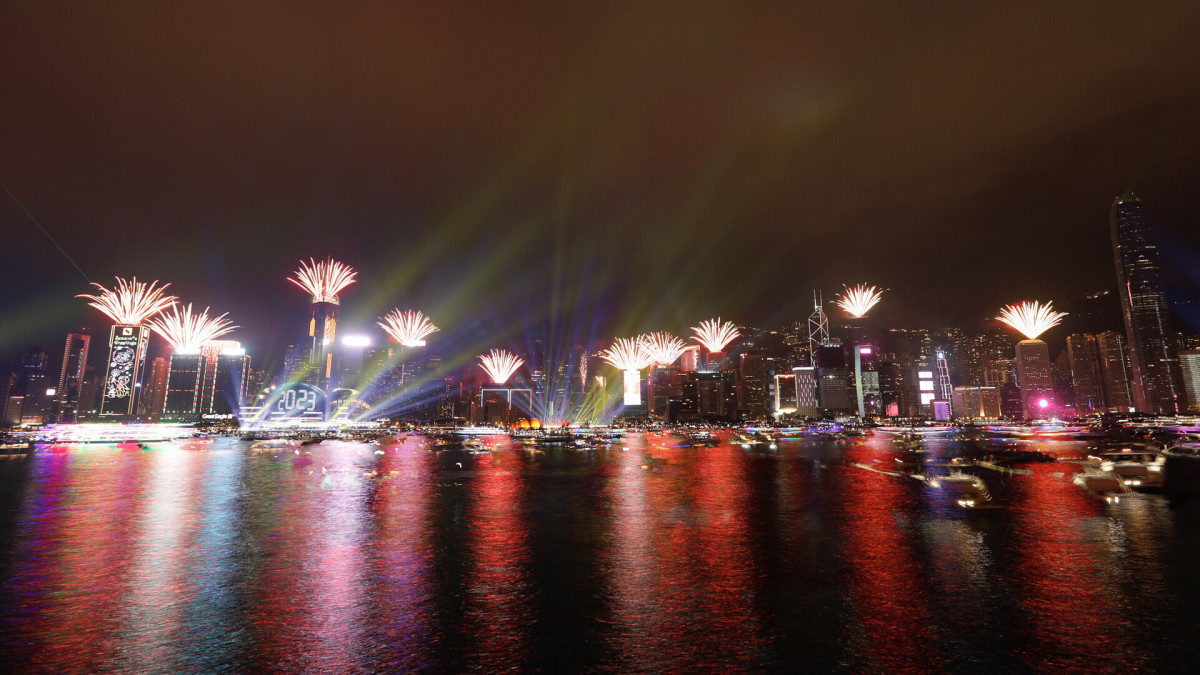 香港跨年倒數迎接2023  維多利亞港上演精彩燈光音樂匯演 @去旅行新聞網