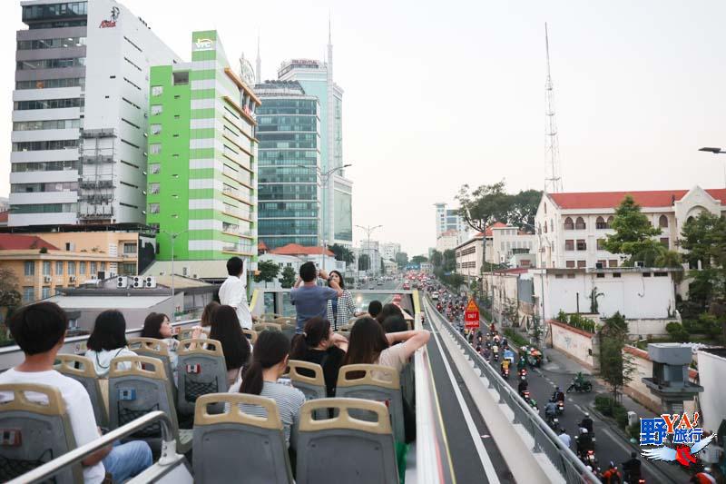 搭敞篷觀光巴士輕鬆遊胡志明市 盡攬越南第一大城日夜風情 @去旅行新聞網
