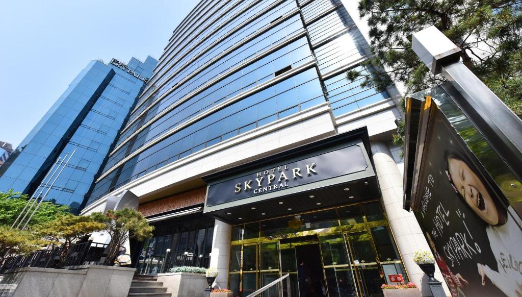 【首爾住宿推薦】明洞住宿15+全攻略：交通、購物、景點機能一次看