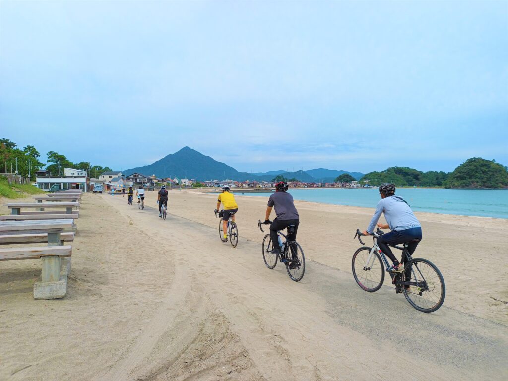 秋高氣爽 福井若狹灣自行車漫遊正熱門  走進山色、大海、五湖絕景 探索敦賀、若狹最美新秘境 @去旅行新聞網