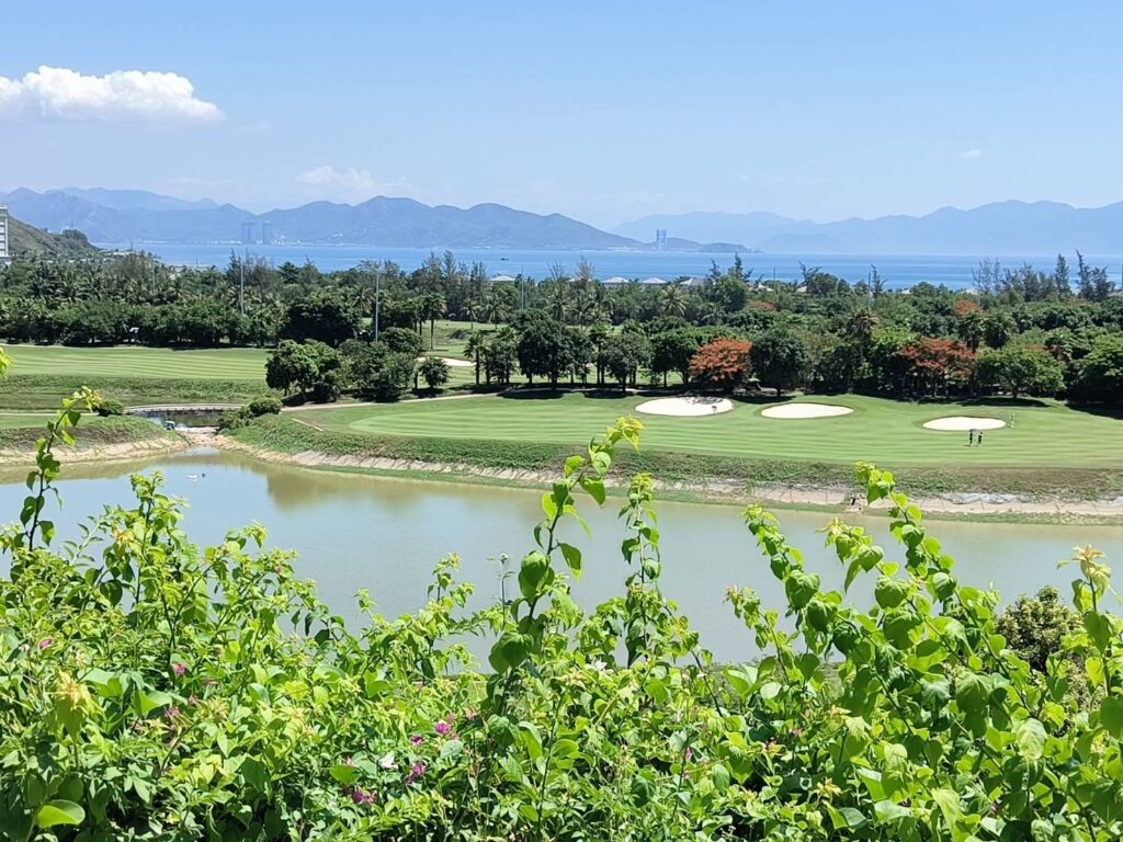 越捷航空直飛越南芽莊9/4滿載首航，五福旅遊推出高CP值度假團、高爾夫球團 @去旅行新聞網