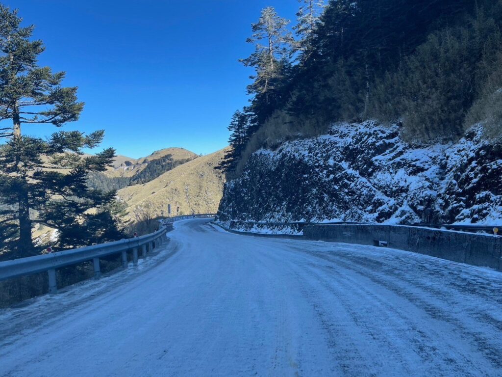 台14甲線合歡山高海拔路段12日18時起翠峰至大禹嶺(18K~41.5K)路段預警性封閉 @去旅行新聞網