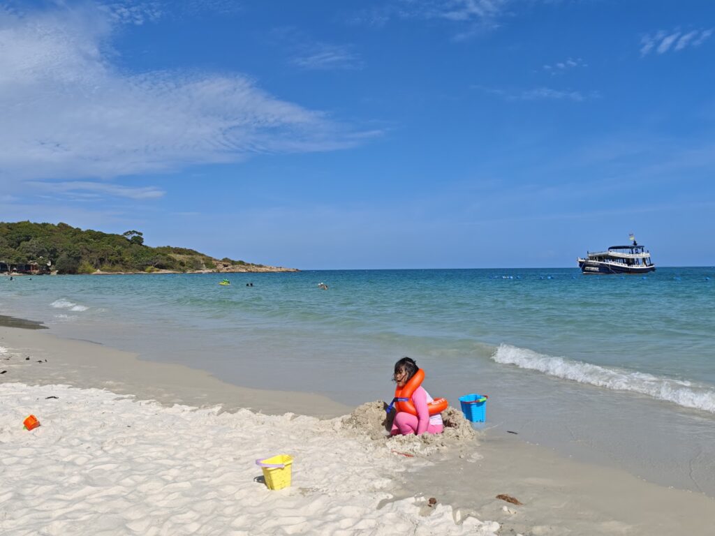 揭秘!沙美島最受歡迎的海灘:日出美到哭,夜晚嗨到爆,沒到沙美島別說你去過泰國! @去旅行新聞網 揭秘!沙美島最受歡迎的海灘:日出美到哭,夜晚嗨到爆,沒到沙美島別說你去過泰國! @去旅行新聞網