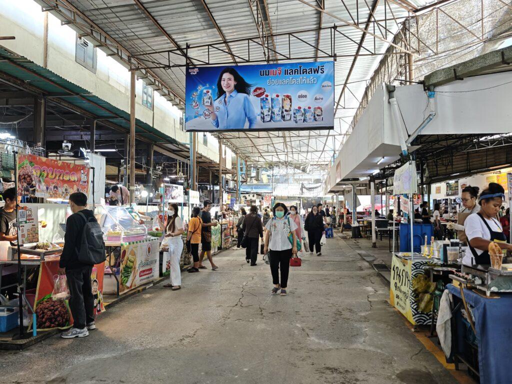 曼谷拉洽達的上班族美食天堂：拉洽達傳統市場 @去旅行新聞網
