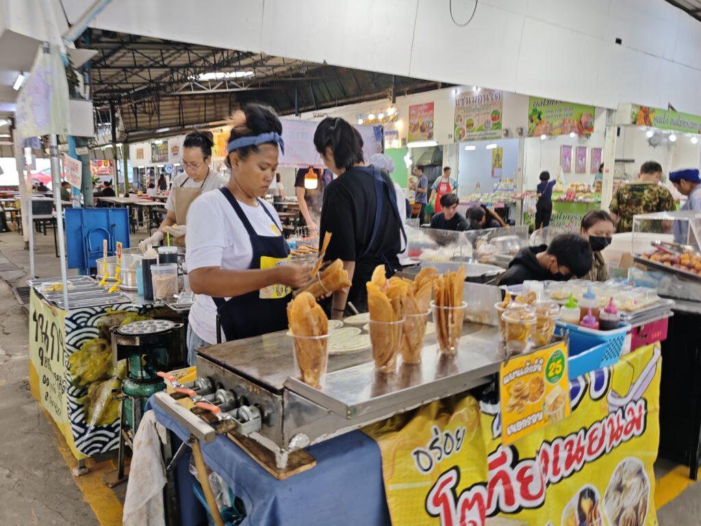曼谷拉洽達的上班族美食天堂：拉洽達傳統市場 @去旅行新聞網
