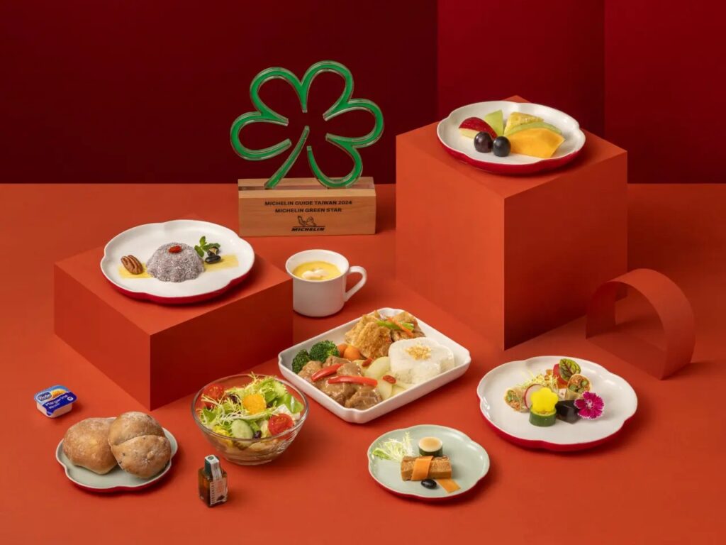 華航高空饗宴再升級!榮獲三項國際大獎,揭密米其林星級與在地聯名機上美食攻略 @去旅行新聞網 華航高空饗宴再升級!榮獲三項國際大獎,揭密米其林星級與在地聯名機上美食攻略 @去旅行新聞網