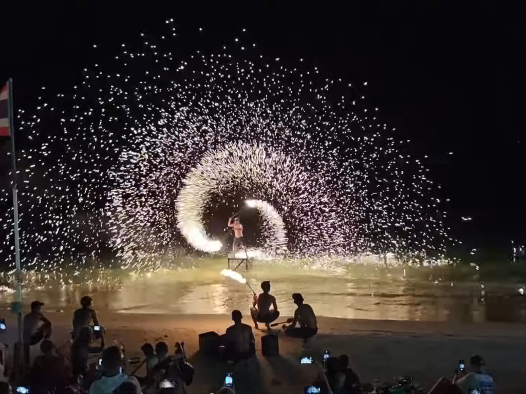 揭秘!沙美島最受歡迎的海灘:日出美到哭,夜晚嗨到爆,沒到沙美島別說你去過泰國! @去旅行新聞網 揭秘!沙美島最受歡迎的海灘:日出美到哭,夜晚嗨到爆,沒到沙美島別說你去過泰國! @去旅行新聞網