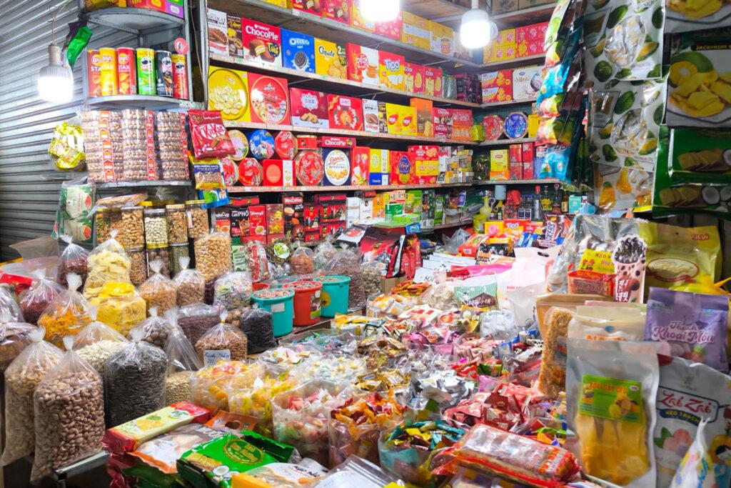 下龍灣必訪！鴻基農貿市場美食與唯美海景日出：炸花枝餅、海鮮批發、花卉市場一次逛 @去旅行新聞網