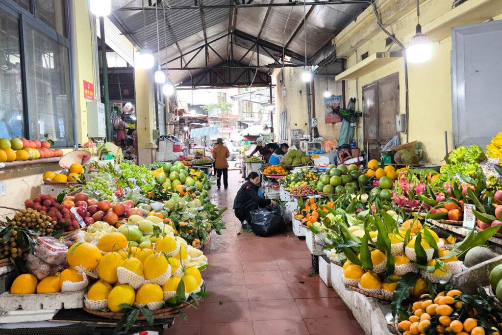 下龍灣必訪！鴻基農貿市場美食與唯美海景日出：炸花枝餅、海鮮批發、花卉市場一次逛 @去旅行新聞網