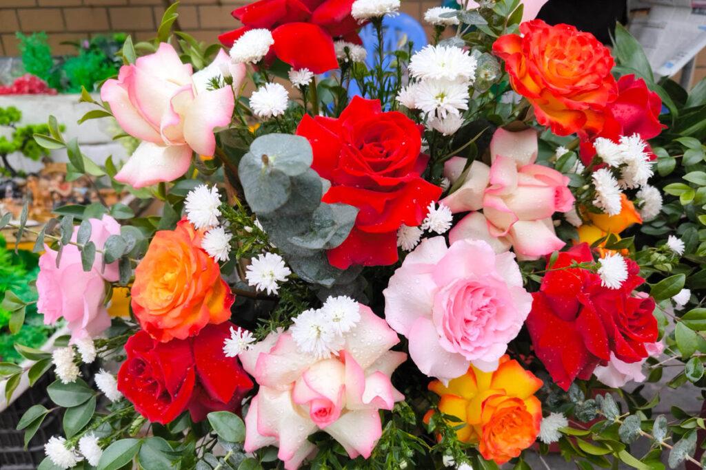 下龍灣必訪！鴻基農貿市場美食與唯美海景日出：炸花枝餅、海鮮批發、花卉市場一次逛 @去旅行新聞網