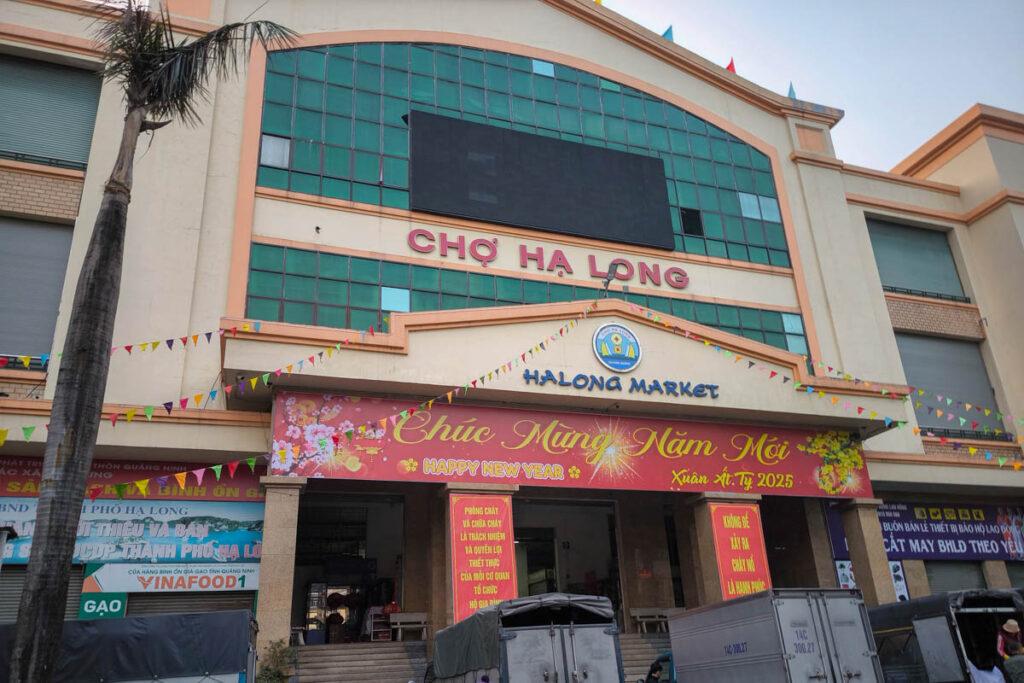 下龍灣必訪！鴻基農貿市場美食與唯美海景日出：炸花枝餅、海鮮批發、花卉市場一次逛 @去旅行新聞網