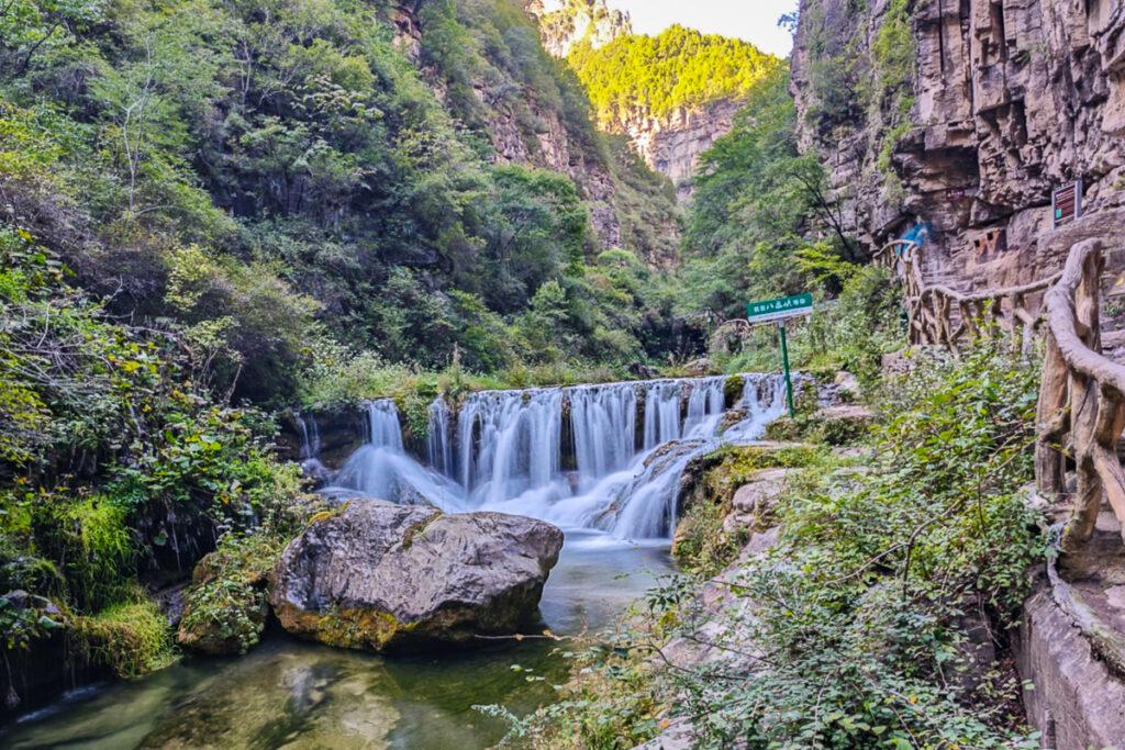 山西太行山八泉峽 縱覽天險絕景，登高臨水的人間勝境 @去旅行新聞網