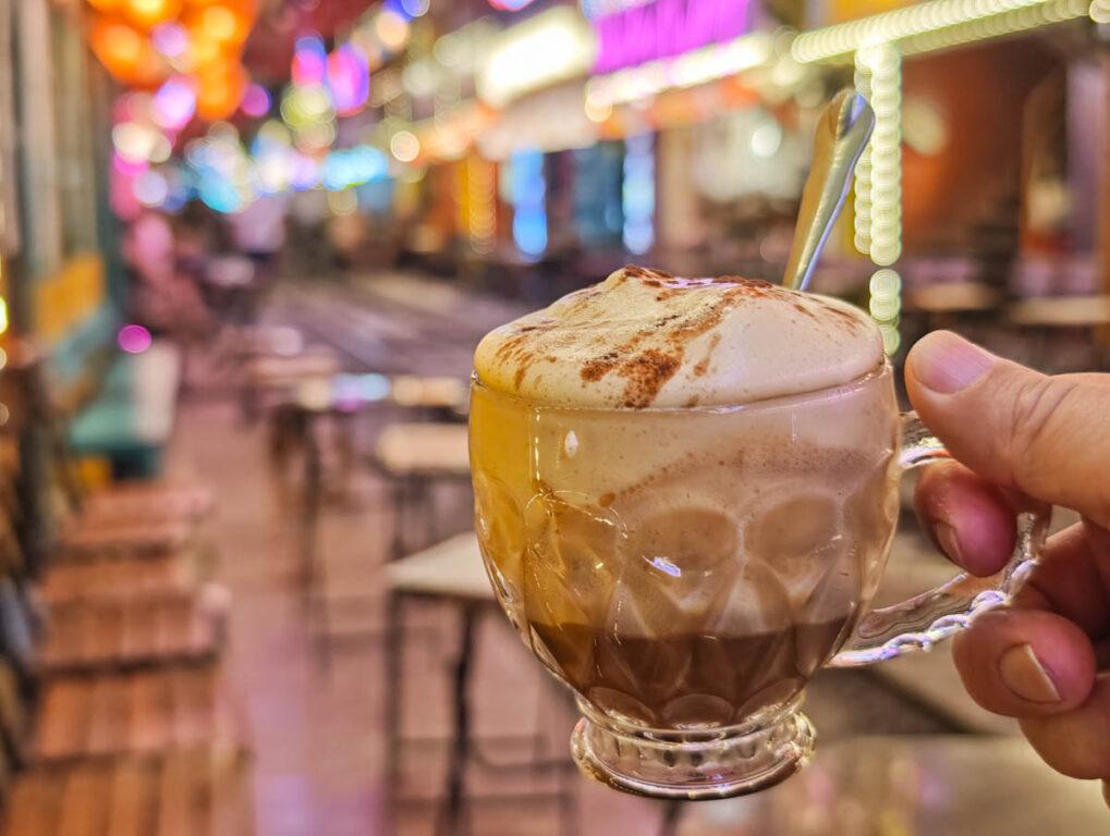 越南河內鐵道咖啡街 在火車呼嘯而過的咖啡時光 @去旅行新聞網