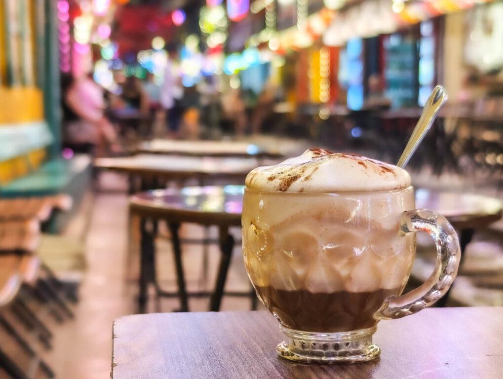 越南河內鐵道咖啡街 在火車呼嘯而過的咖啡時光 @去旅行新聞網