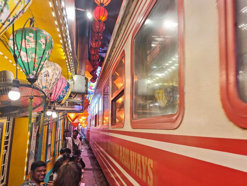 越南河內鐵道咖啡街 在火車呼嘯而過的咖啡時光 @去旅行新聞網