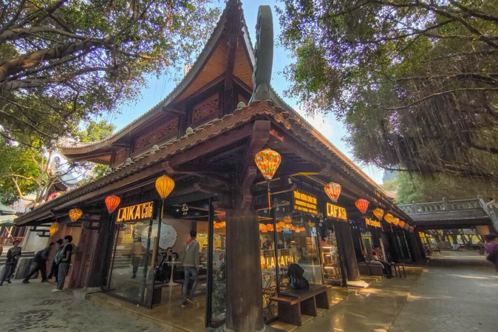 船行碧波上人在畫中遊 探訪陸龍灣世界遺產,穿越石灰岩洞與金剛秘境的奇幻漂流 @去旅行新聞網 船行碧波上人在畫中遊 探訪陸龍灣世界遺產,穿越石灰岩洞與金剛秘境的奇幻漂流 @去旅行新聞網