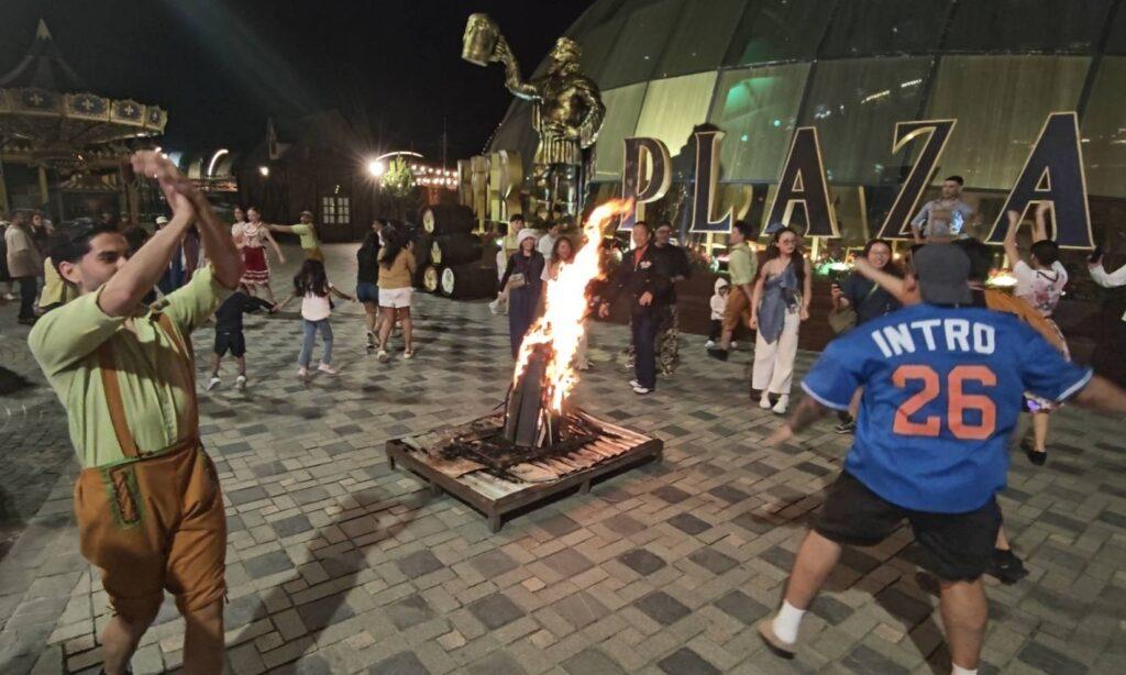 🏰 越南峴港|巴拿山度假勝地全攻略:佛手橋日出、歐洲古堡、啤酒廣場浪漫夜晚嗨趴全收錄 @去旅行新聞網 🏰 越南峴港|巴拿山度假勝地全攻略:佛手橋日出、歐洲古堡、啤酒廣場浪漫夜晚嗨趴全收錄 @去旅行新聞網