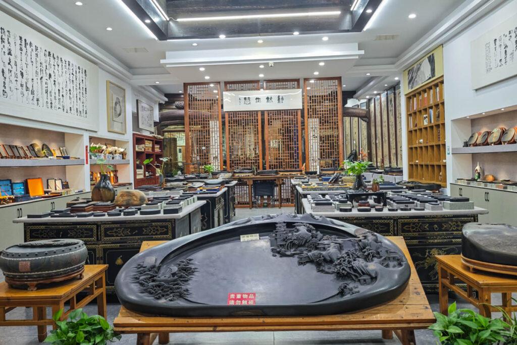 🏮安徽必去!屯溪老街夜遊X新安江畫廊:品味流動清明上河圖的千年徽州風情! @去旅行新聞網 🏮安徽必去!屯溪老街夜遊X新安江畫廊:品味流動清明上河圖的千年徽州風情! @去旅行新聞網