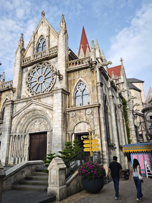 🏰 越南峴港|巴拿山度假勝地全攻略:佛手橋日出、歐洲古堡、啤酒廣場浪漫夜晚嗨趴全收錄 @去旅行新聞網 🏰 越南峴港|巴拿山度假勝地全攻略:佛手橋日出、歐洲古堡、啤酒廣場浪漫夜晚嗨趴全收錄 @去旅行新聞網