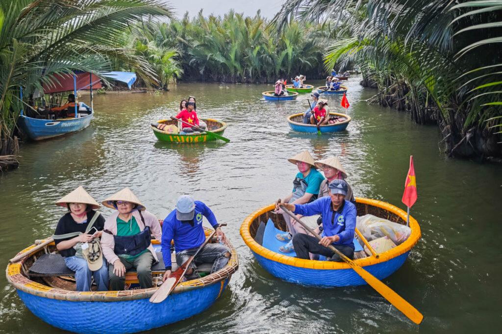 越南會安碗公船一日遊｜水椰子林旋轉船、釣螃蟹，深入甘青村的瘋狂特色體驗 @去旅行新聞網