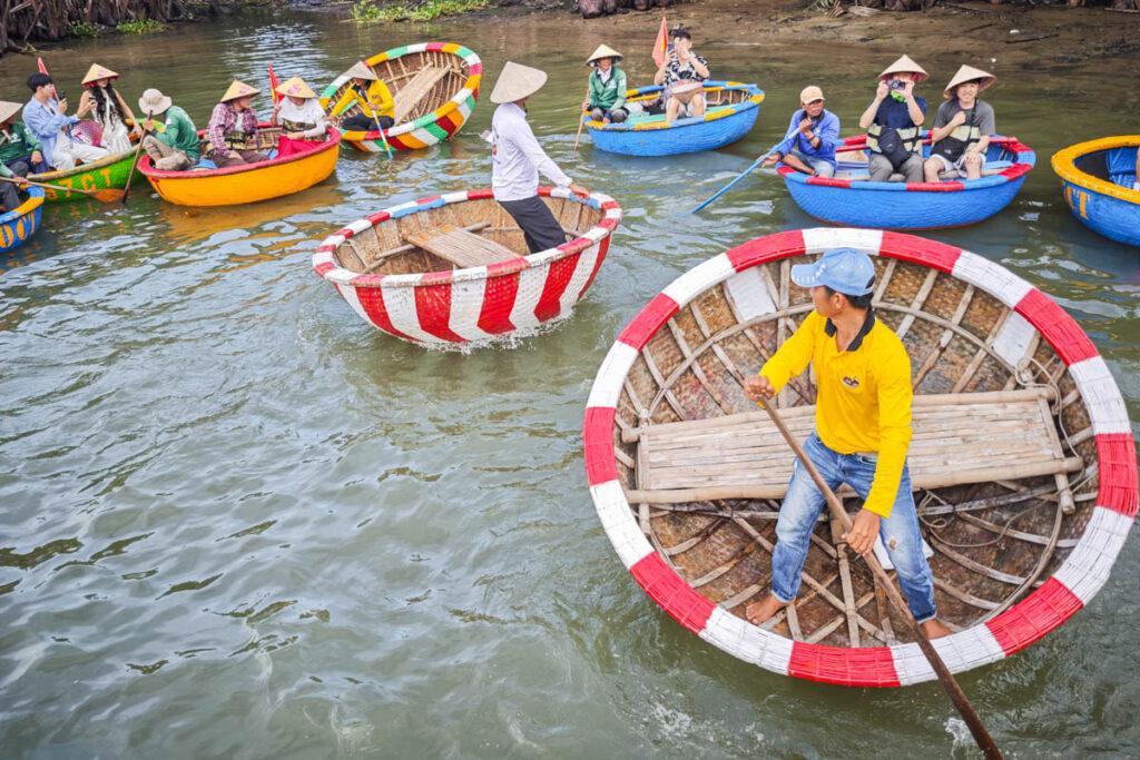越南會安碗公船一日遊｜水椰子林旋轉船、釣螃蟹，深入甘青村的瘋狂特色體驗 @去旅行新聞網