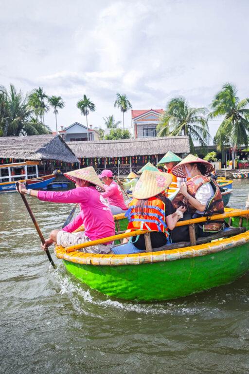 越南會安碗公船一日遊｜水椰子林旋轉船、釣螃蟹，深入甘青村的瘋狂特色體驗 @去旅行新聞網