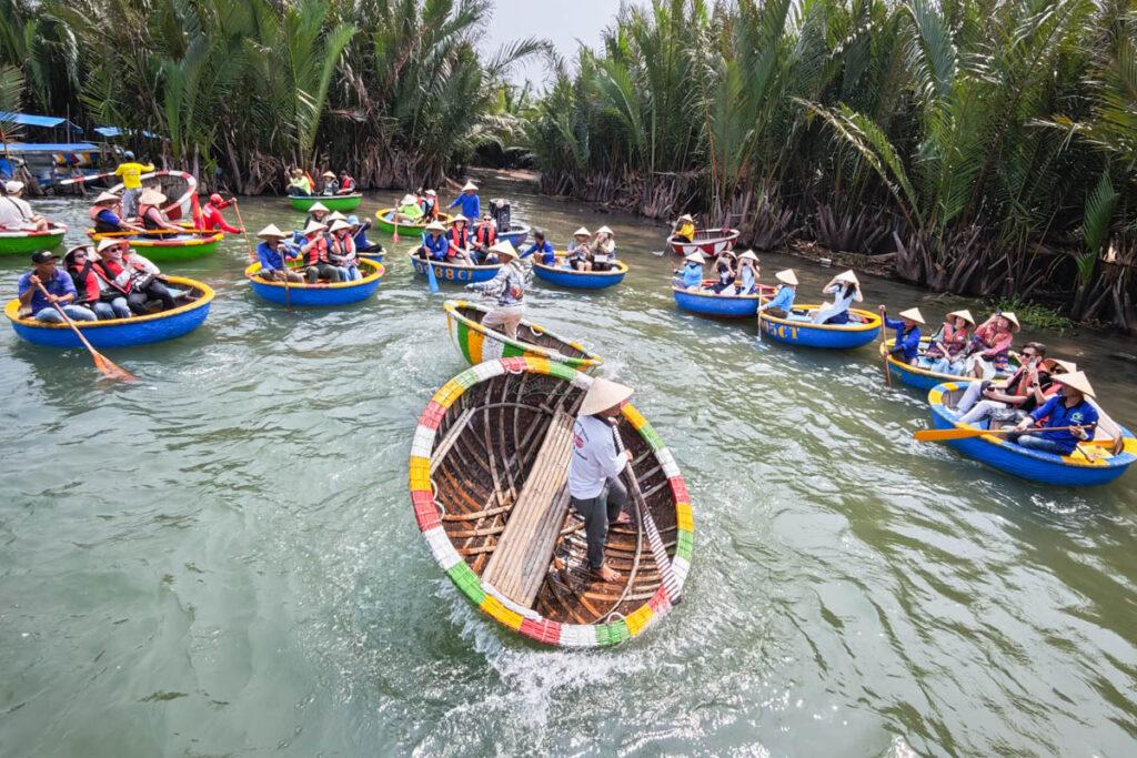 越南會安碗公船一日遊｜水椰子林旋轉船、釣螃蟹，深入甘青村的瘋狂特色體驗 @去旅行新聞網
