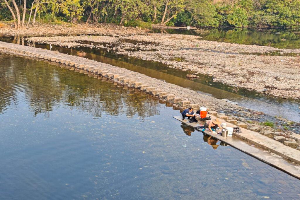 婺源清華彩虹橋:橫跨水上的「時間長廊」,邂逅最詩意古徽州 @去旅行新聞網 婺源清華彩虹橋:橫跨水上的「時間長廊」,邂逅最詩意古徽州 @去旅行新聞網