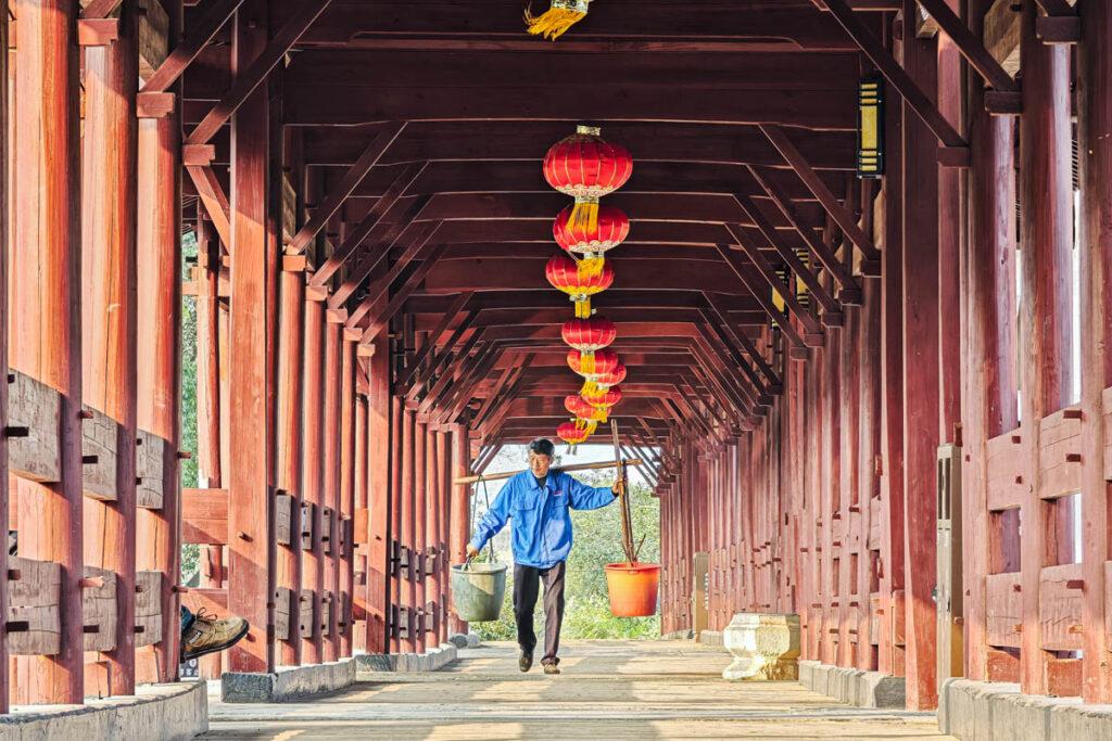 婺源清華彩虹橋：橫跨水上的「時間長廊」，邂逅最詩意古徽州 @去旅行新聞網