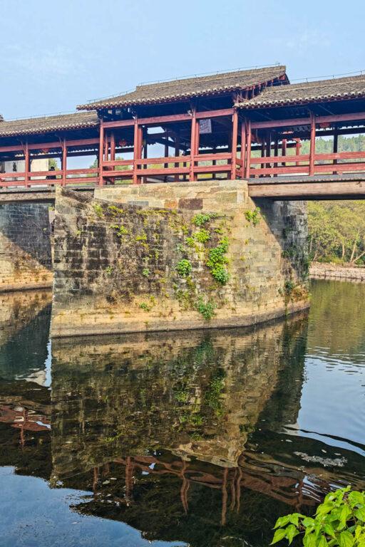 婺源清華彩虹橋:橫跨水上的「時間長廊」,邂逅最詩意古徽州 @去旅行新聞網 婺源清華彩虹橋:橫跨水上的「時間長廊」,邂逅最詩意古徽州 @去旅行新聞網