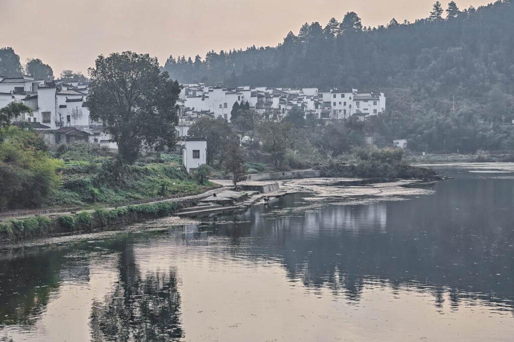 婺源清華彩虹橋:橫跨水上的「時間長廊」,邂逅最詩意古徽州 @去旅行新聞網 婺源清華彩虹橋:橫跨水上的「時間長廊」,邂逅最詩意古徽州 @去旅行新聞網