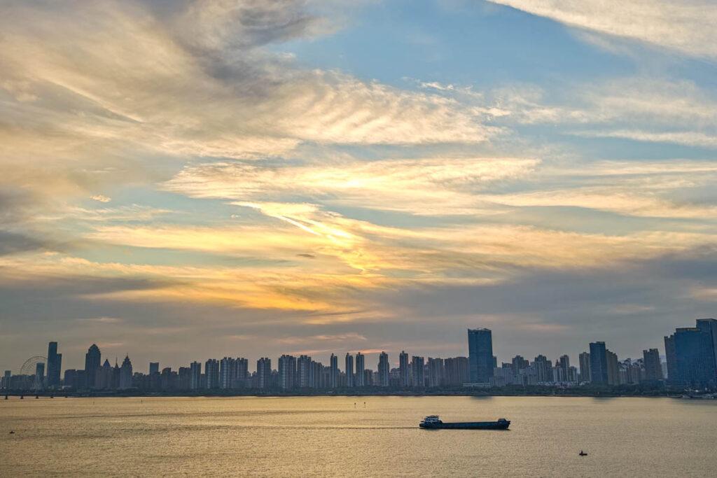 🏯 南昌滕王閣傍晚攻略:夕陽、夜景、王勃詩意,一篇讀懂千年名樓的魅力 @去旅行新聞網 🏯 南昌滕王閣傍晚攻略:夕陽、夜景、王勃詩意,一篇讀懂千年名樓的魅力 @去旅行新聞網