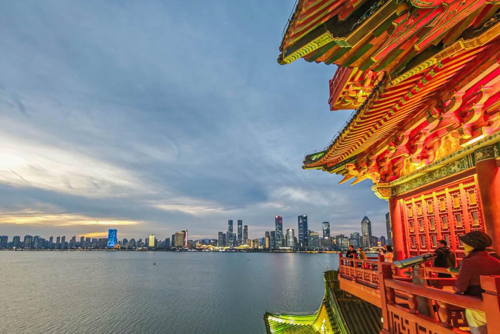 🏯 南昌滕王閣傍晚攻略:夕陽、夜景、王勃詩意,一篇讀懂千年名樓的魅力 @去旅行新聞網 🏯 南昌滕王閣傍晚攻略:夕陽、夜景、王勃詩意,一篇讀懂千年名樓的魅力 @去旅行新聞網