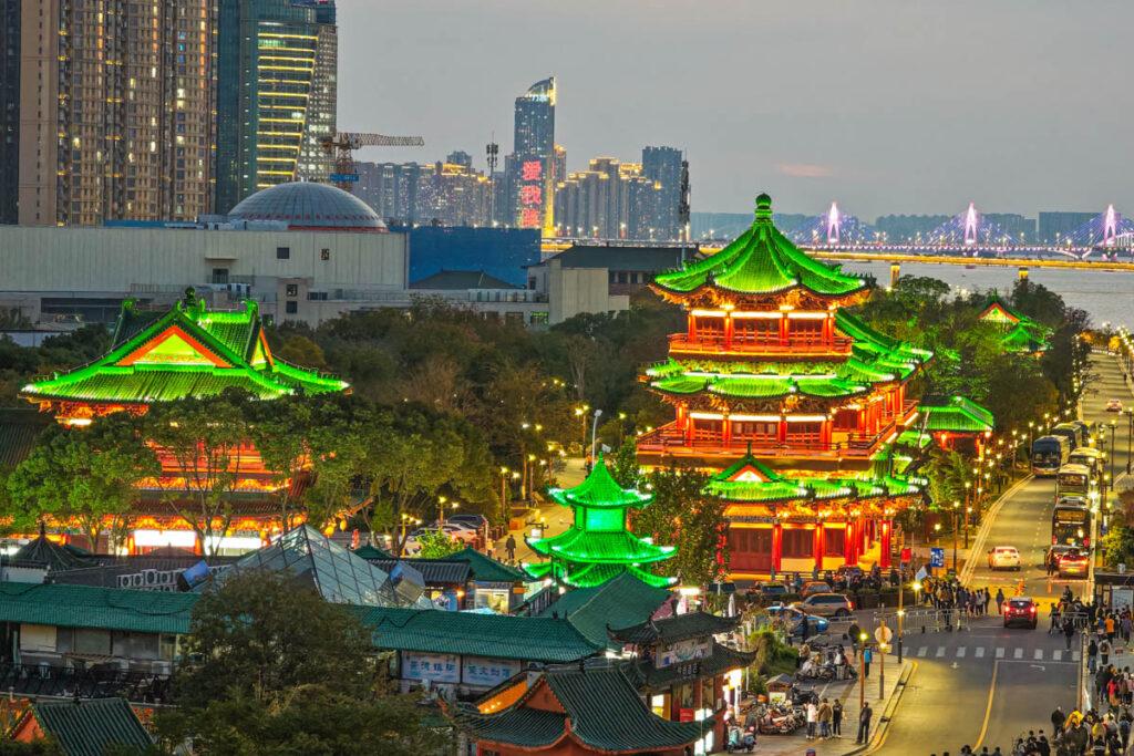 🏯 南昌滕王閣傍晚攻略:夕陽、夜景、王勃詩意,一篇讀懂千年名樓的魅力 @去旅行新聞網 🏯 南昌滕王閣傍晚攻略:夕陽、夜景、王勃詩意,一篇讀懂千年名樓的魅力 @去旅行新聞網