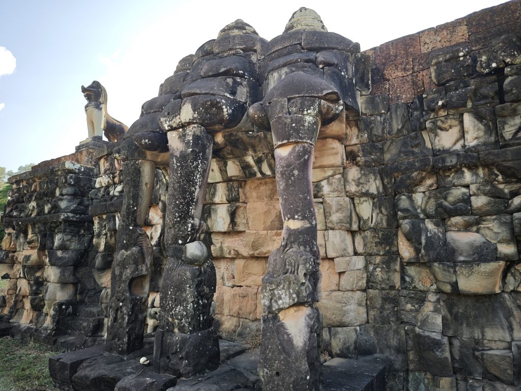 穿越時光的微笑：大吳哥城一日朝聖攻略｜以周達觀的《真臘風土記》為引，重返高棉黃金時代 @去旅行新聞網