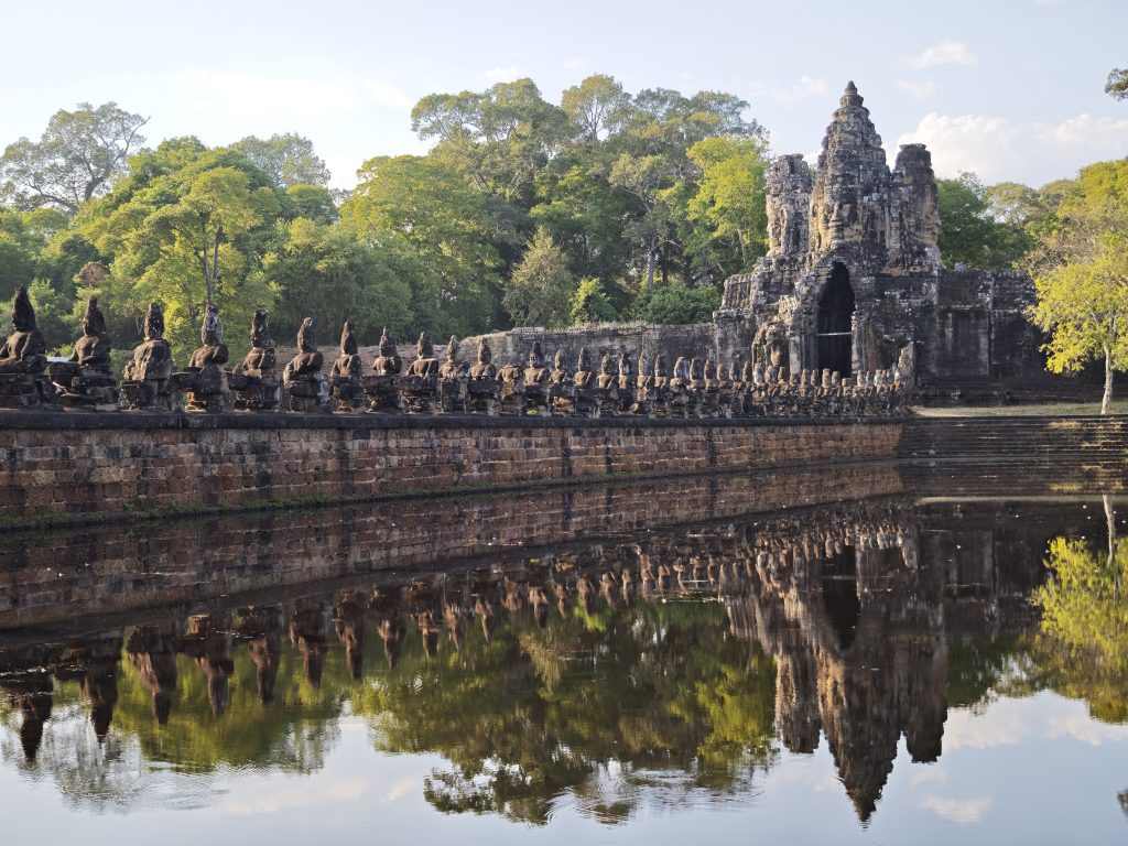 穿越時光的微笑：大吳哥城一日朝聖攻略｜以周達觀的《真臘風土記》為引，重返高棉黃金時代 @去旅行新聞網