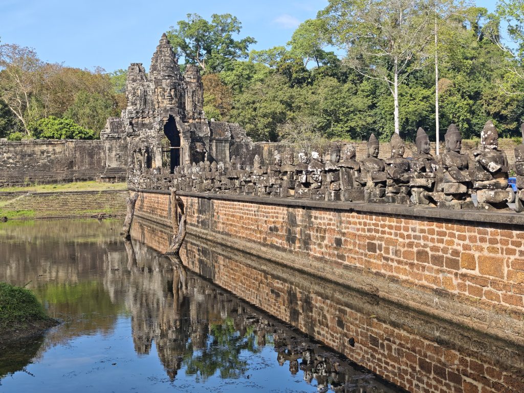 🗿 永恆的微笑：走進大吳哥巴戎寺的歷史與神秘 (Bayon Temple) @去旅行新聞網