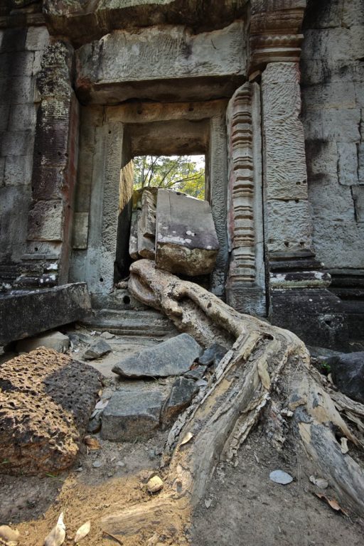 塔普倫寺深度攻略|吳哥窟巨木盤根的千年古寺:探秘《古墓奇兵》取景地、回音塔與隱藏雕刻 @去旅行新聞網 塔普倫寺深度攻略|吳哥窟巨木盤根的千年古寺:探秘《古墓奇兵》取景地、回音塔與隱藏雕刻 @去旅行新聞網