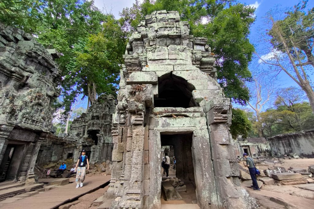 塔普倫寺深度攻略|吳哥窟巨木盤根的千年古寺:探秘《古墓奇兵》取景地、回音塔與隱藏雕刻 @去旅行新聞網 塔普倫寺深度攻略|吳哥窟巨木盤根的千年古寺:探秘《古墓奇兵》取景地、回音塔與隱藏雕刻 @去旅行新聞網