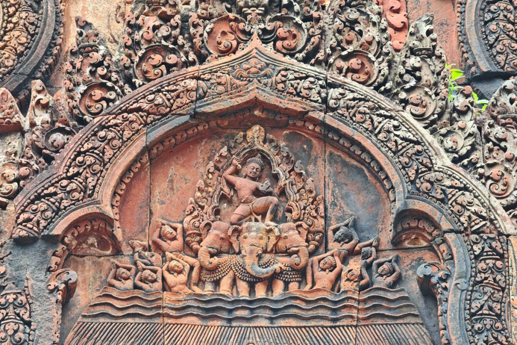 女王宮的低語:在紅砂岩的細紋間,聽見留給她的心事 @去旅行新聞網 女王宮的低語:在紅砂岩的細紋間,聽見留給她的心事 @去旅行新聞網