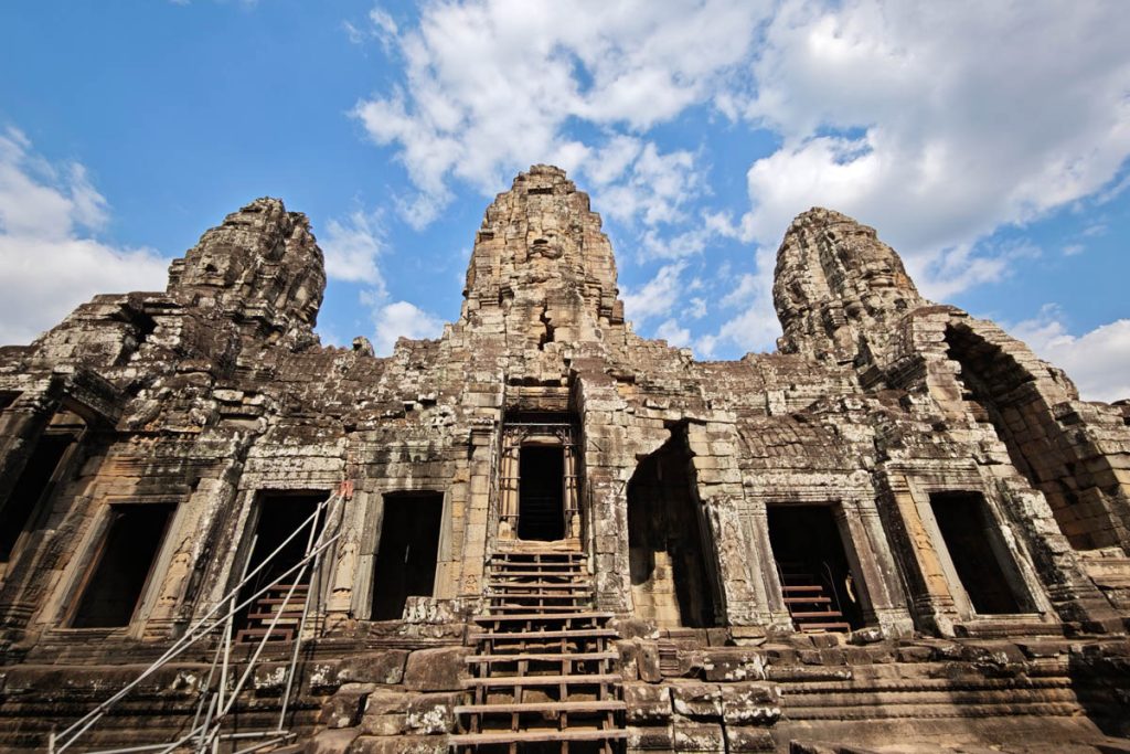 🗿 永恆的微笑：走進大吳哥巴戎寺的歷史與神秘 (Bayon Temple) @去旅行新聞網