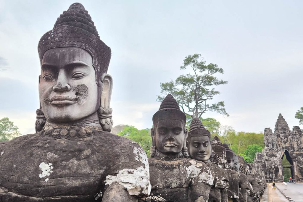 🗿 永恆的微笑：走進大吳哥巴戎寺的歷史與神秘 (Bayon Temple) @去旅行新聞網
