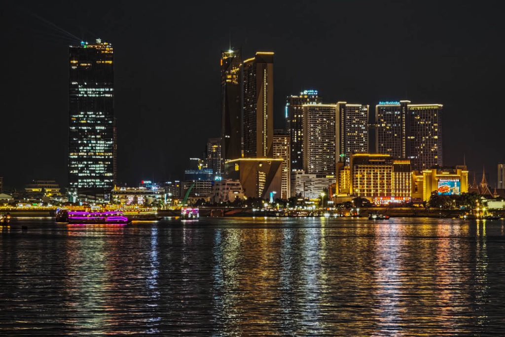 金邊四臂河日落巡禮|在東南亞十字水口,讀一首用光寫成的史詩 @去旅行新聞網 金邊四臂河日落巡禮|在東南亞十字水口,讀一首用光寫成的史詩 @去旅行新聞網