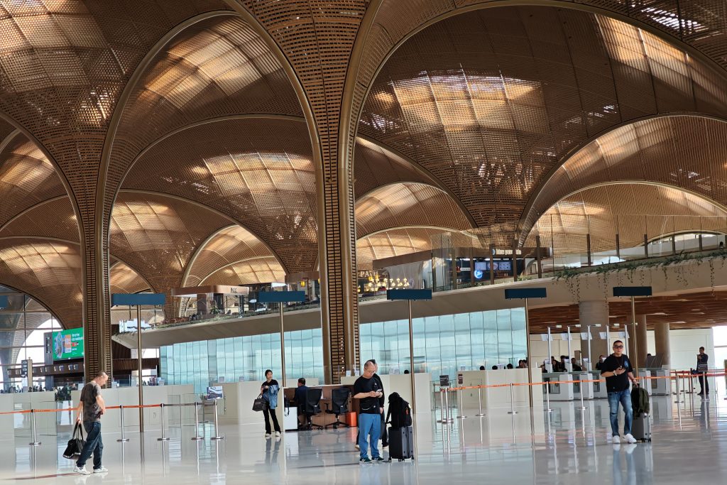 柬埔寨金邊新門戶!德崇國際機場(TIA)深度解析:設計、通關、交通指南 @去旅行新聞網 柬埔寨金邊新門戶!德崇國際機場(TIA)深度解析:設計、通關、交通指南 @去旅行新聞網