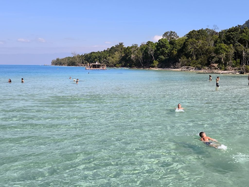 富國島全攻略:越南免簽度假天堂,從絕美跳島、世界纜車到百年魚露與國軍孤軍的歷史足跡 @去旅行新聞網 富國島全攻略:越南免簽度假天堂,從絕美跳島、世界纜車到百年魚露與國軍孤軍的歷史足跡 @去旅行新聞網