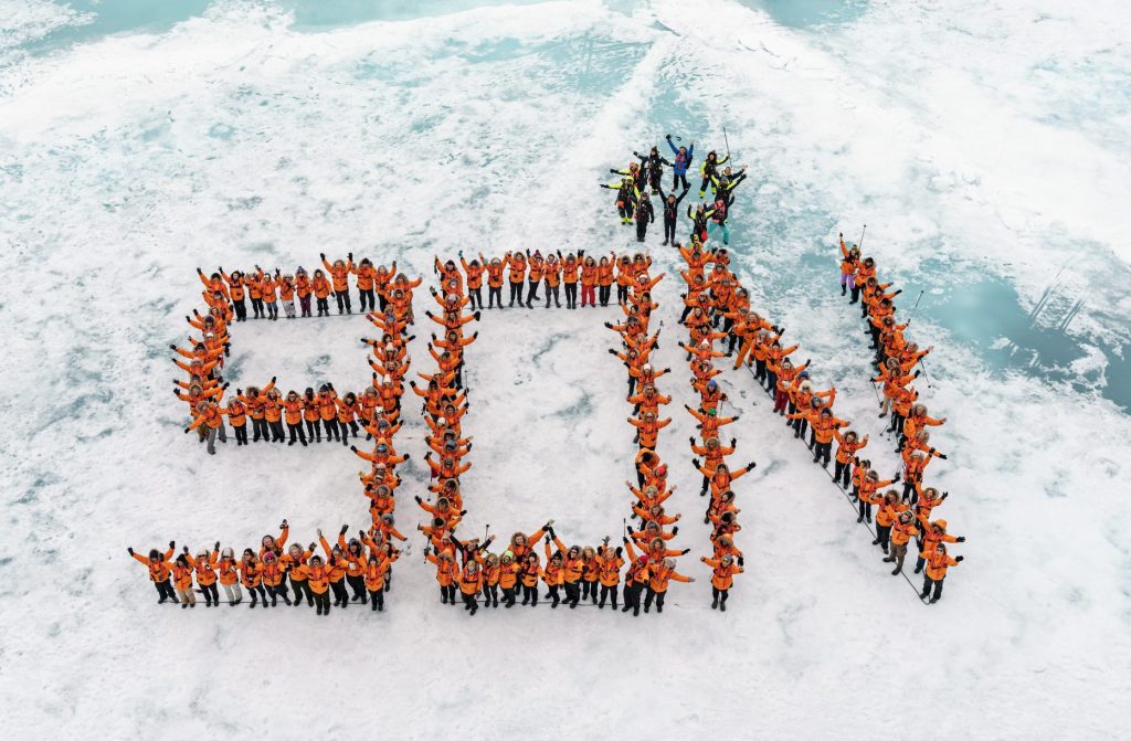 Super北極點90度!龐洛指揮官夏古號,唯一破冰航行世界之巔,解鎖海冰步行初體驗 Super北極點90度!龐洛指揮官夏古號,唯一破冰航行世界之巔,解鎖海冰步行初體驗 @去旅行新聞網
