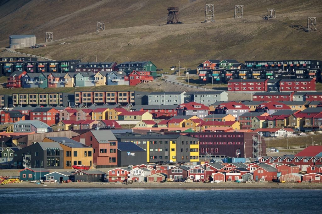 Super北極點90度!龐洛指揮官夏古號,唯一破冰航行世界之巔,解鎖海冰步行初體驗 Super北極點90度!龐洛指揮官夏古號,唯一破冰航行世界之巔,解鎖海冰步行初體驗 @去旅行新聞網