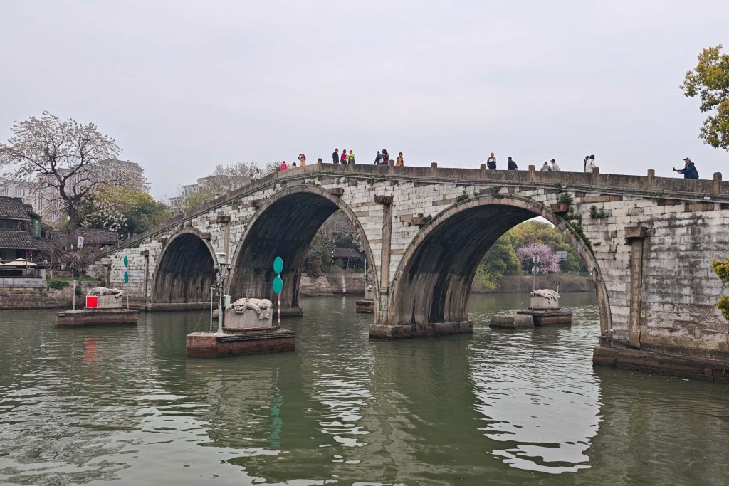 杭州拱宸橋|花季限定!京杭大運河最美江南詩意等你來! 杭州拱宸橋|花季限定!京杭大運河最美江南詩意等你來! @去旅行新聞網